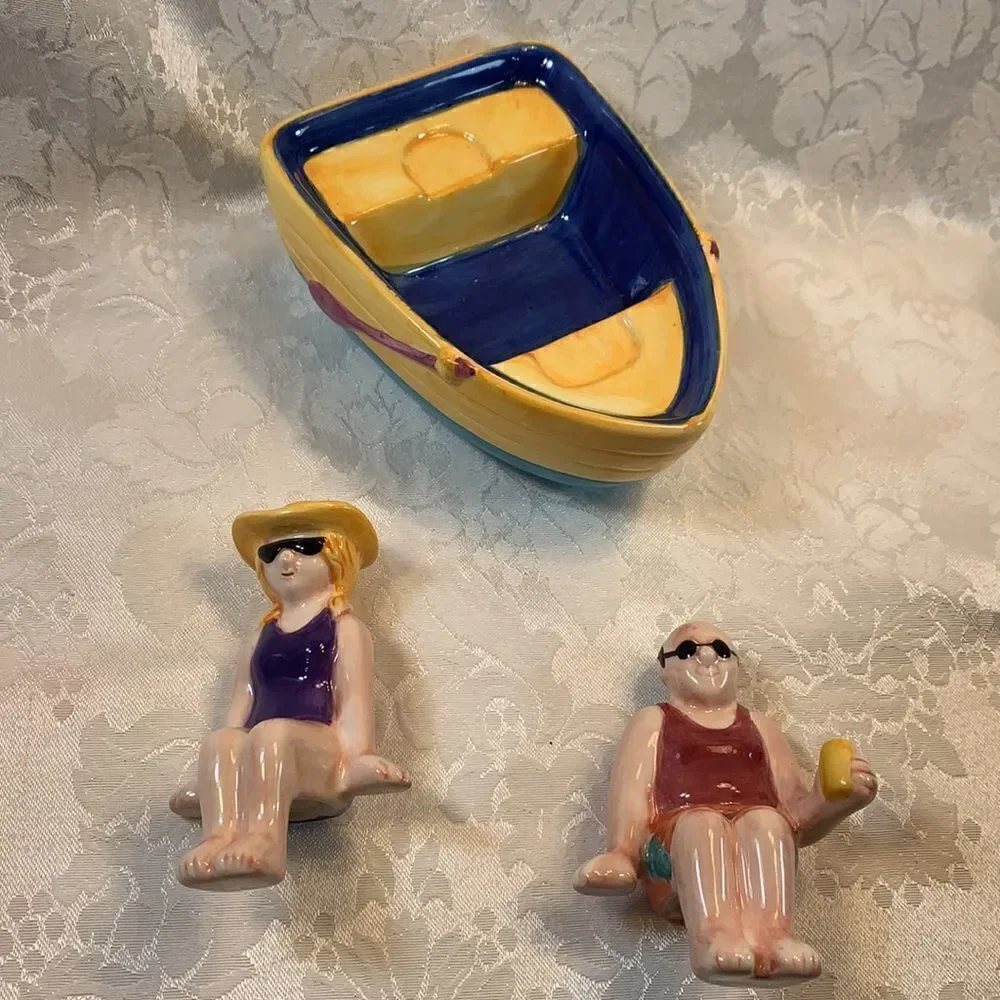 Summer Salt Pepper Shakers Row Boat Oars Man Drink Beer Woman Bathing Suit Fun